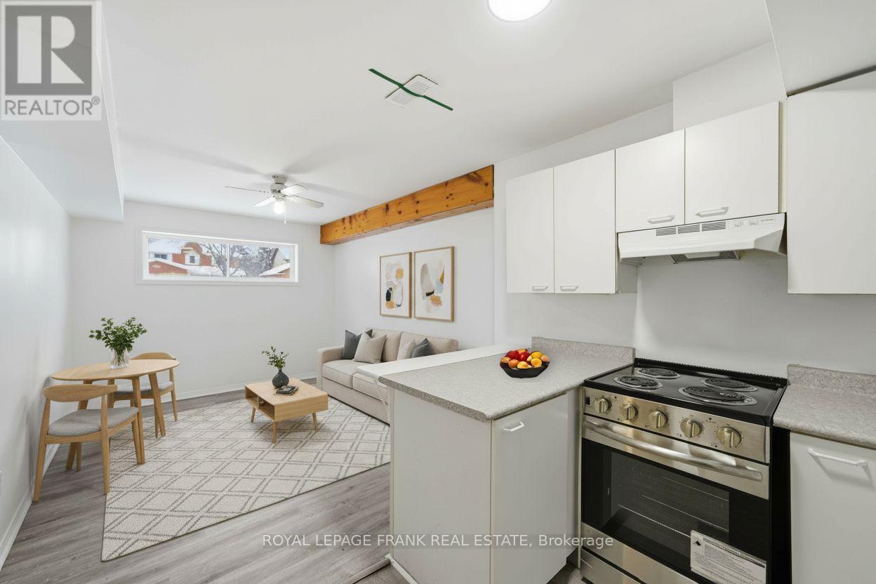 












10 FLAVELLE CRESCENT

,
Kawartha Lakes (Lindsay),




Ontario
K9V6E2

