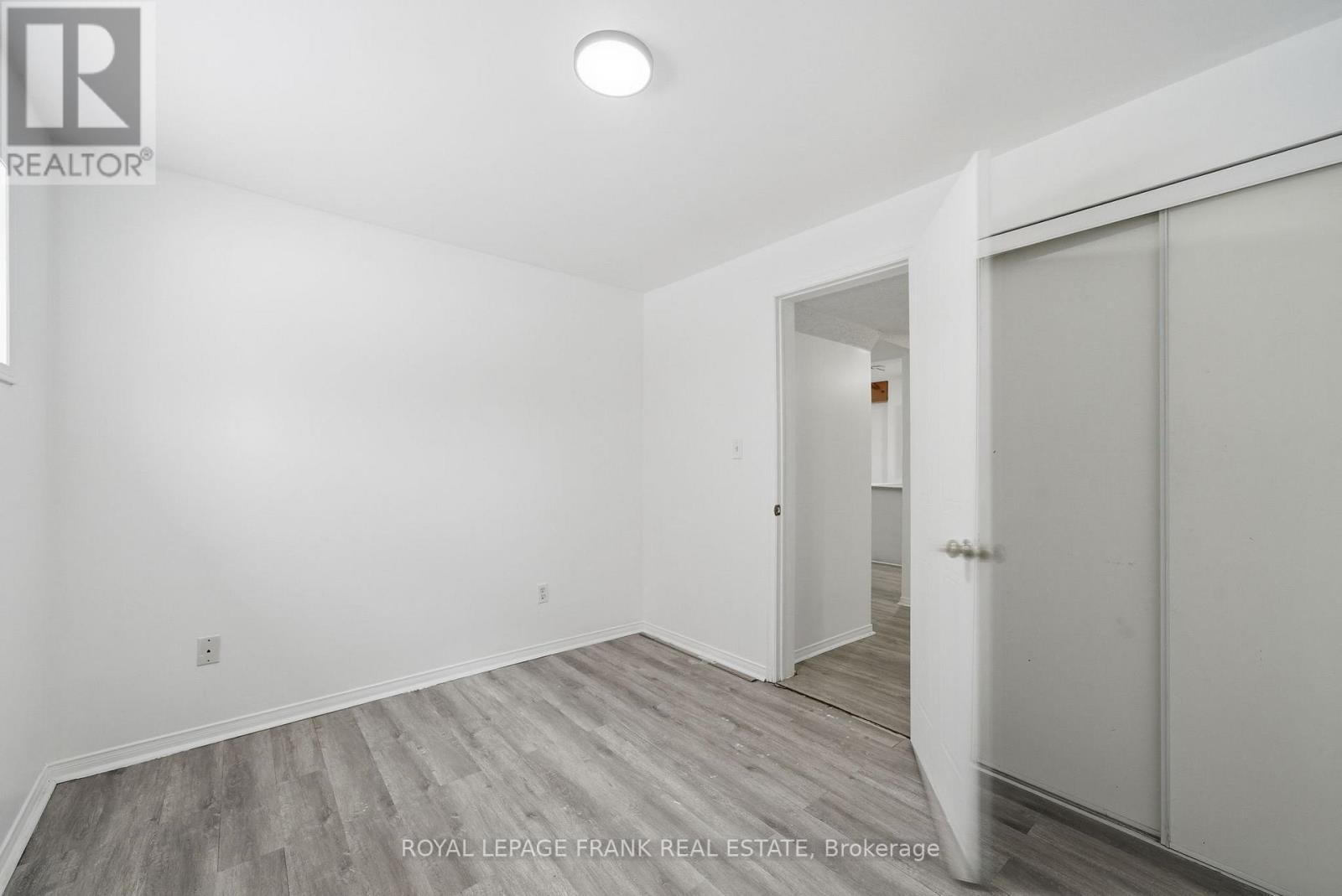 












10 FLAVELLE CRESCENT

,
Kawartha Lakes (Lindsay),




Ontario
K9V6E2

