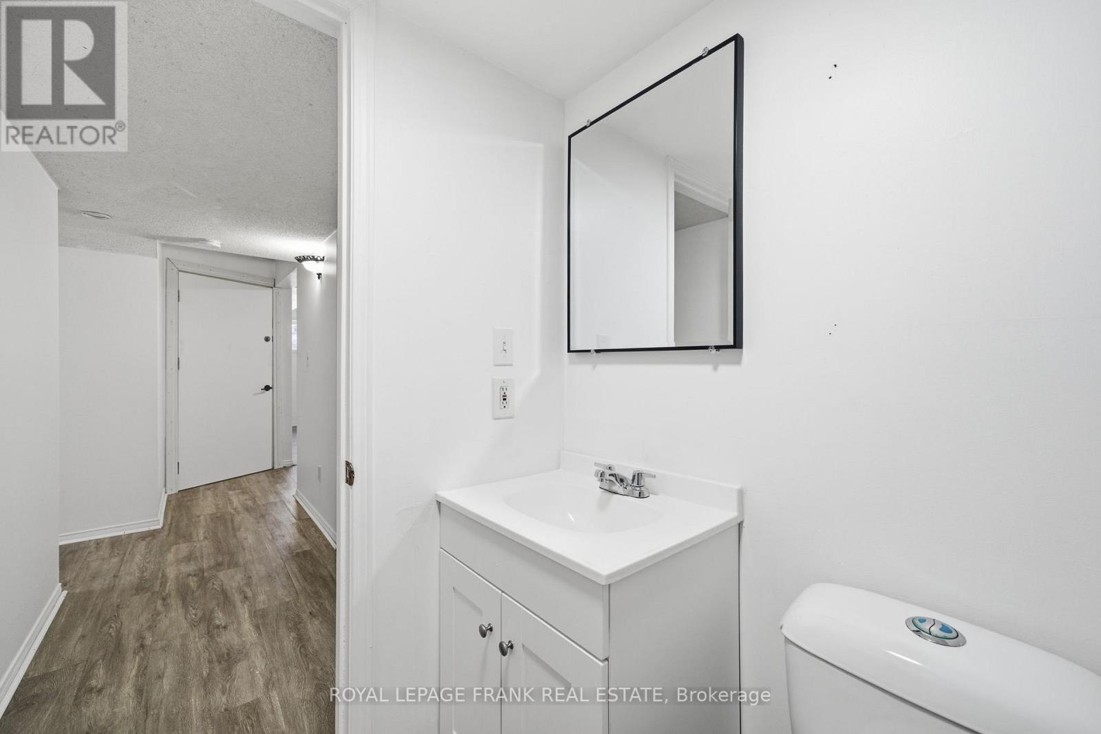 












10 FLAVELLE CRESCENT

,
Kawartha Lakes (Lindsay),




Ontario
K9V6E2

