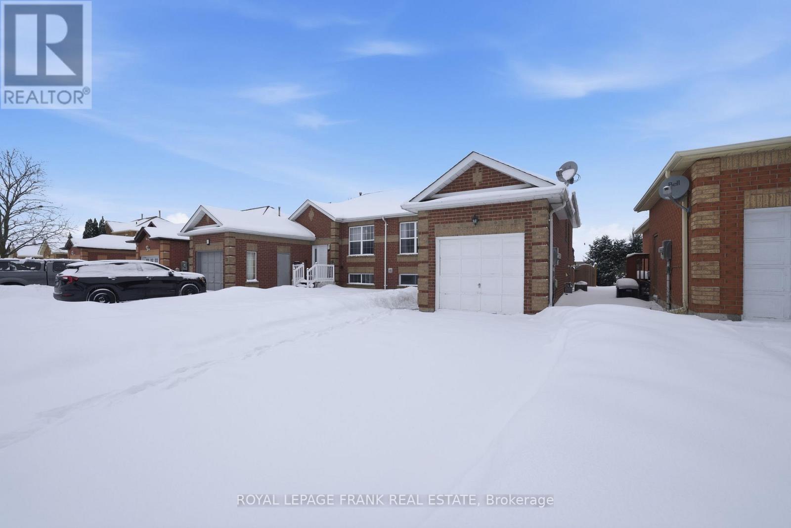 












10 FLAVELLE CRESCENT

,
Kawartha Lakes (Lindsay),




Ontario
K9V6E2

