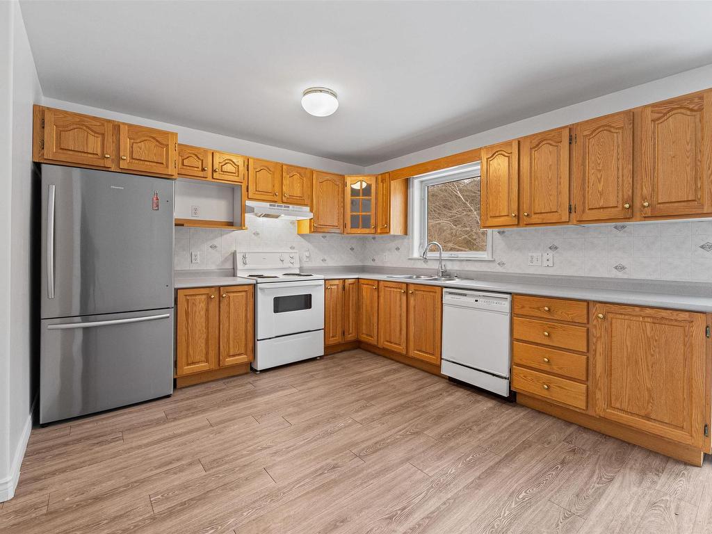 












20 Glenbourne Court

,
Halifax,




NS
B3S 1E2

