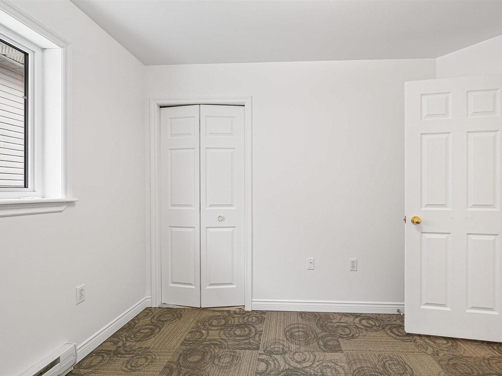 












20 Glenbourne Court

,
Halifax,




NS
B3S 1E2

