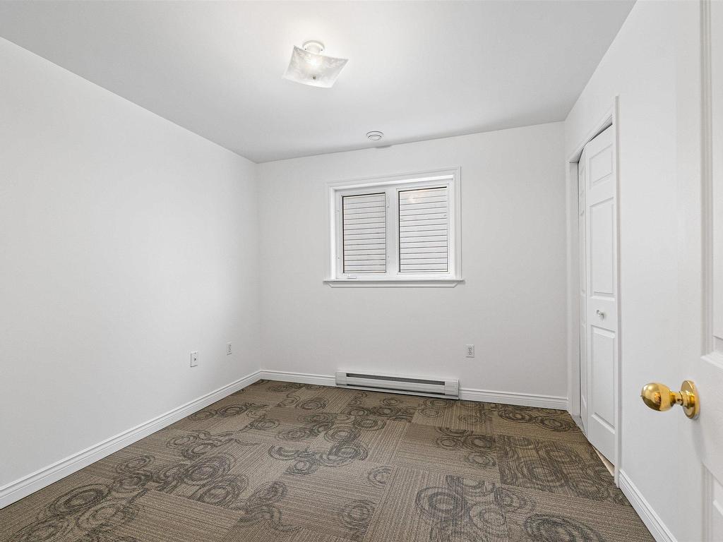 












20 Glenbourne Court

,
Halifax,




NS
B3S 1E2

