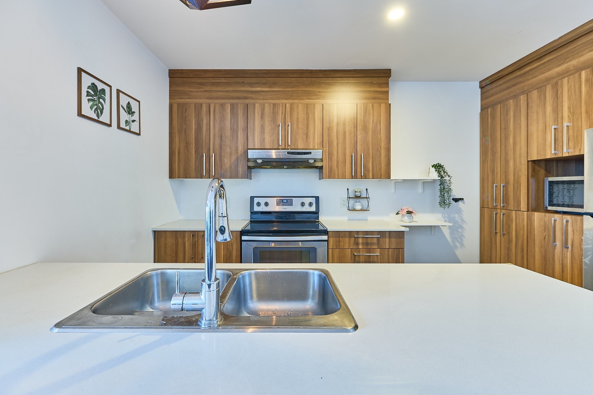 









10050


Place de l'Acadie

, 142,
Montréal (Ahuntsic-Cartierville),




QC
H4N0C8

