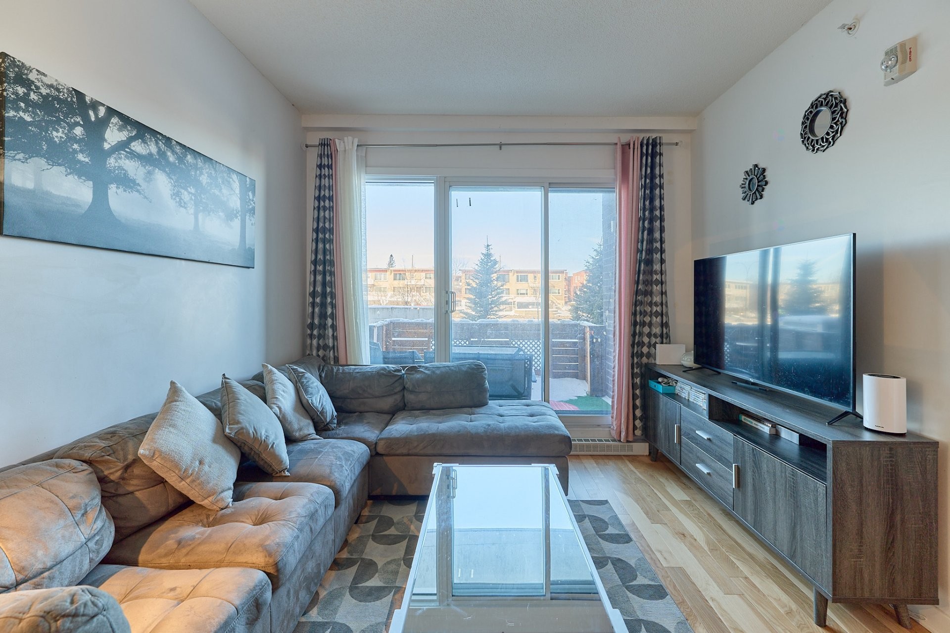 









10050


Place de l'Acadie

, 142,
Montréal (Ahuntsic-Cartierville),




QC
H4N0C8

