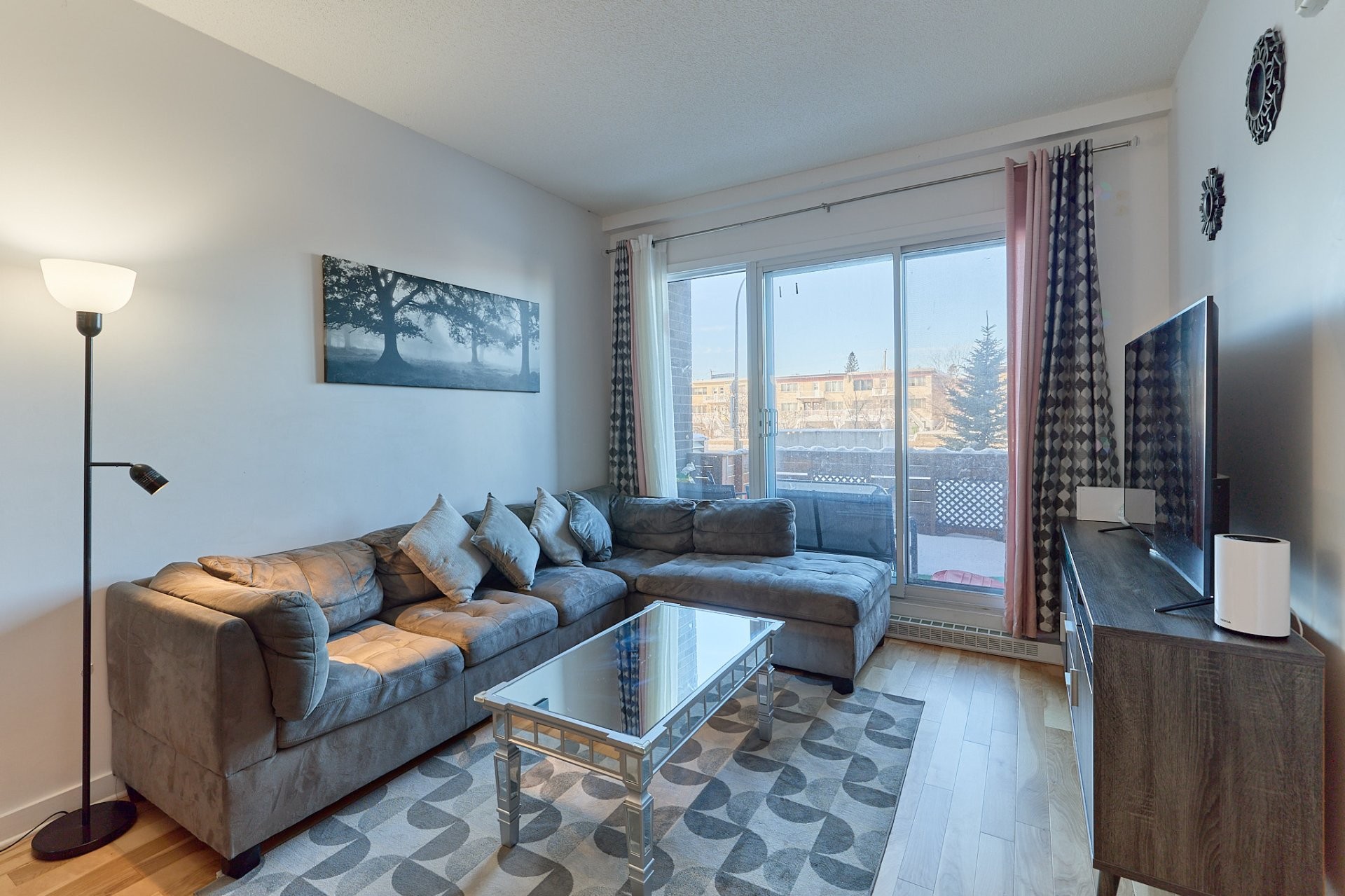 









10050


Place de l'Acadie

, 142,
Montréal (Ahuntsic-Cartierville),




QC
H4N0C8

