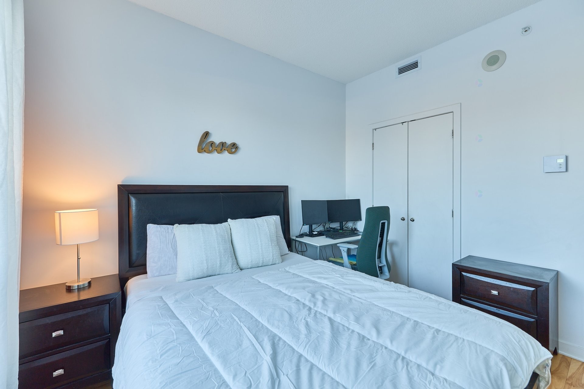 









10050


Place de l'Acadie

, 142,
Montréal (Ahuntsic-Cartierville),




QC
H4N0C8

