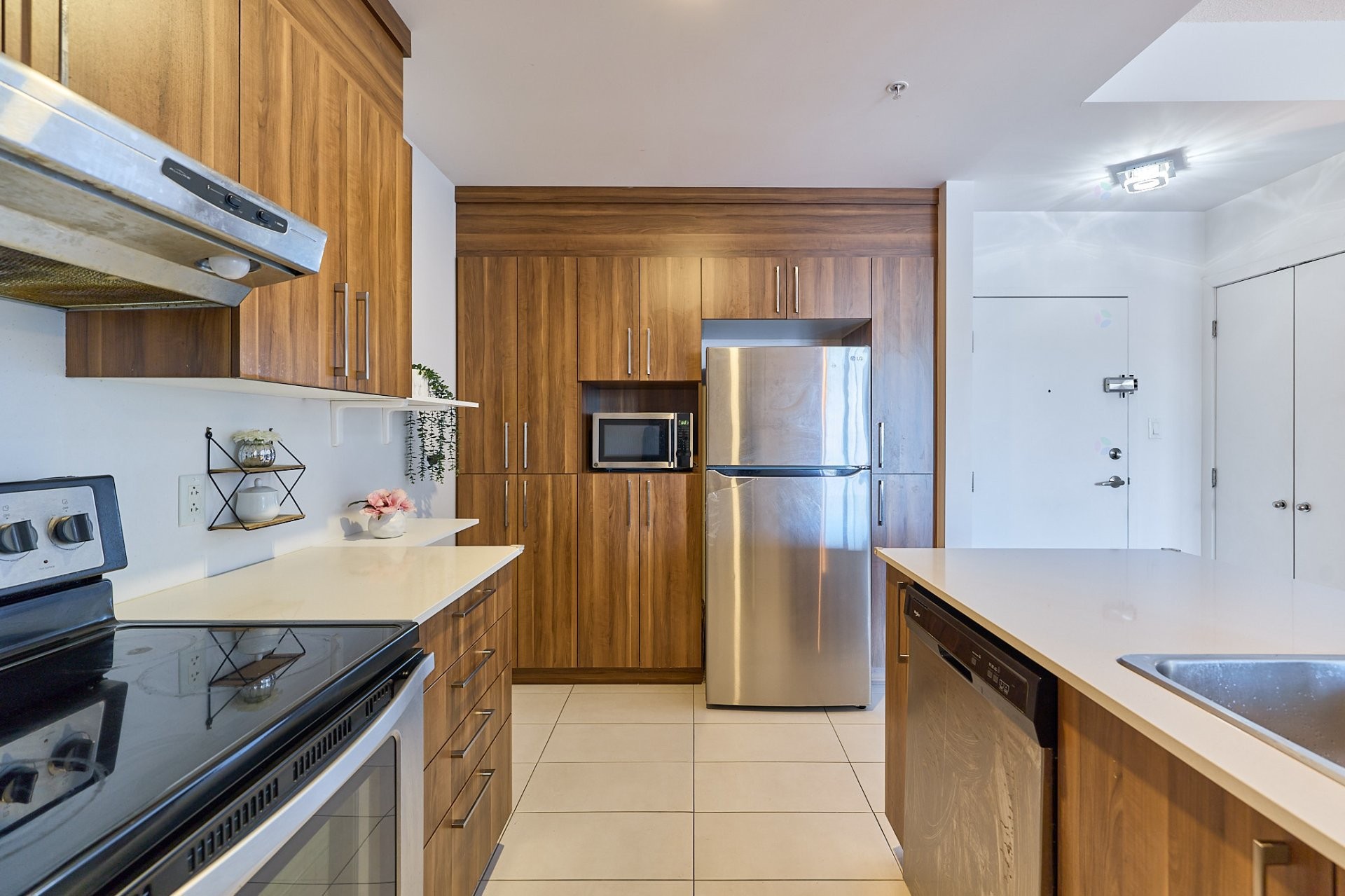 









10050


Place de l'Acadie

, 142,
Montréal (Ahuntsic-Cartierville),




QC
H4N0C8

