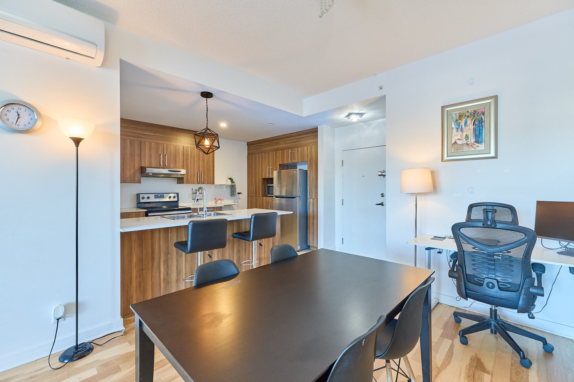 









10050


Place de l'Acadie

, 142,
Montréal (Ahuntsic-Cartierville),




QC
H4N0C8

