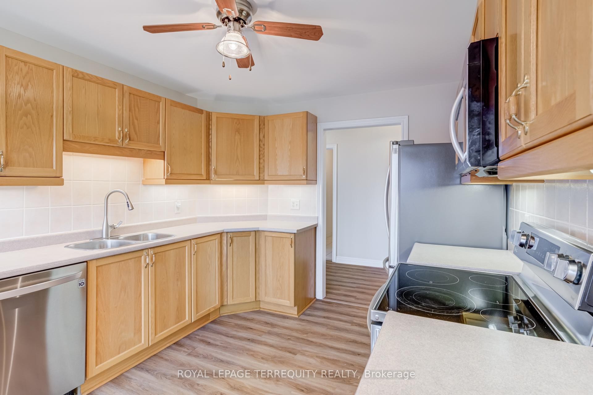 









2085


Amherst Heights

Drive, 212,
Burlington,




ON
L7P 5C2

