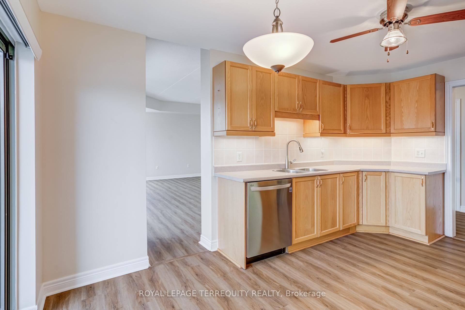 









2085


Amherst Heights

Drive, 212,
Burlington,




ON
L7P 5C2

