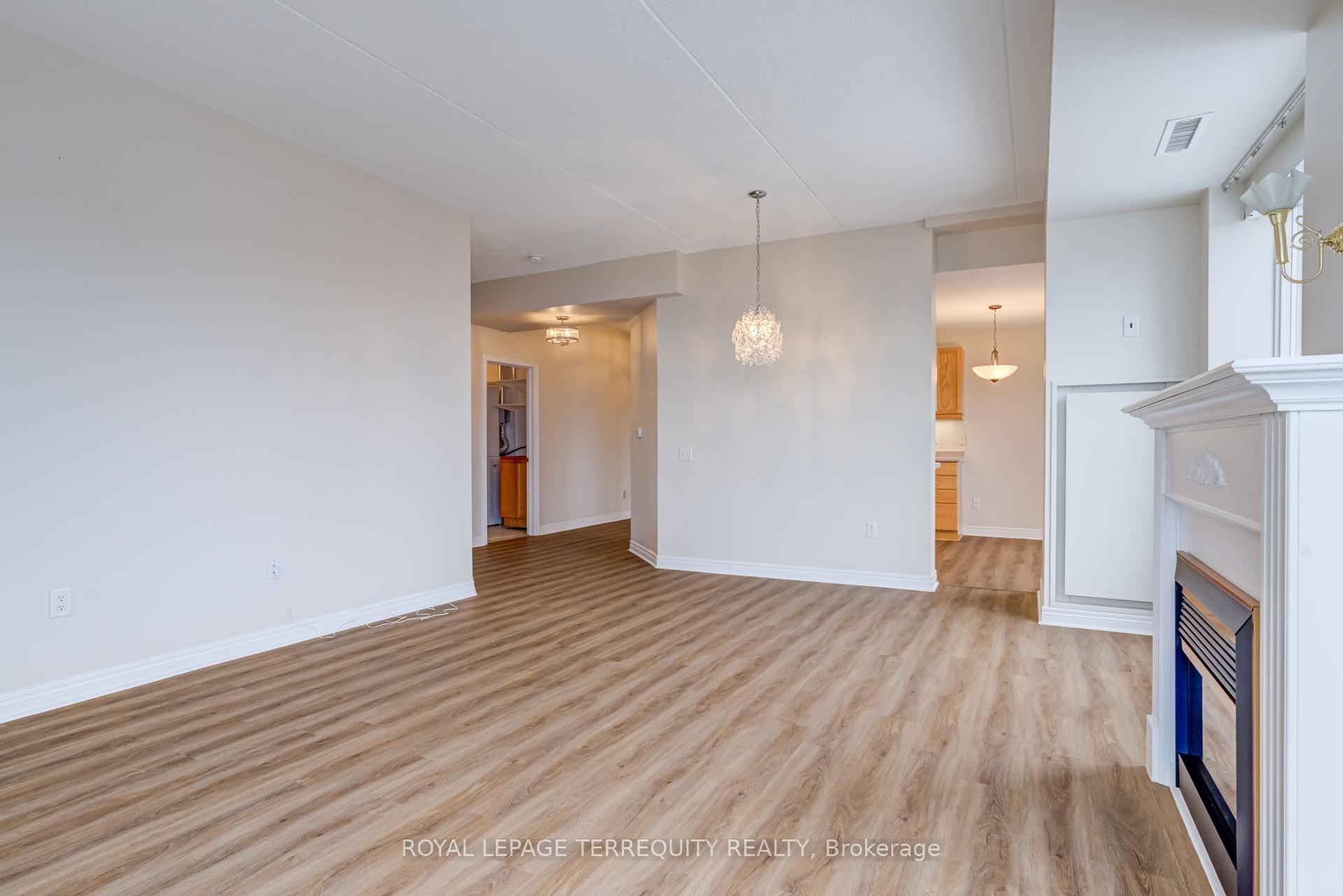 









2085


Amherst Heights

Drive, 212,
Burlington,




ON
L7P 5C2

