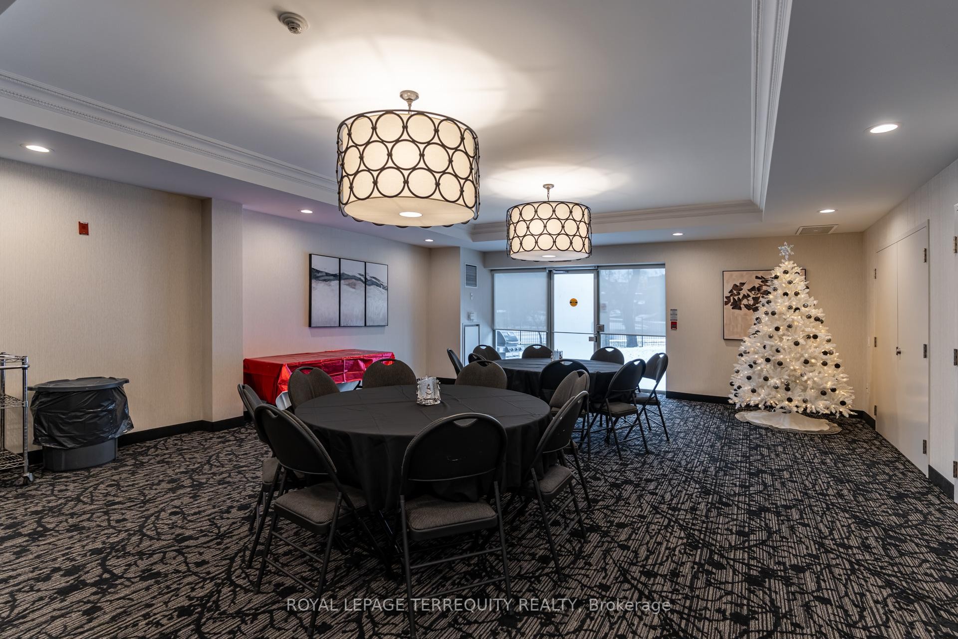 









2085


Amherst Heights

Drive, 212,
Burlington,




ON
L7P 5C2

