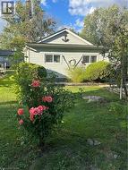 welcome to 17 Maple Lane 3 seasons cottage, featherstone communities