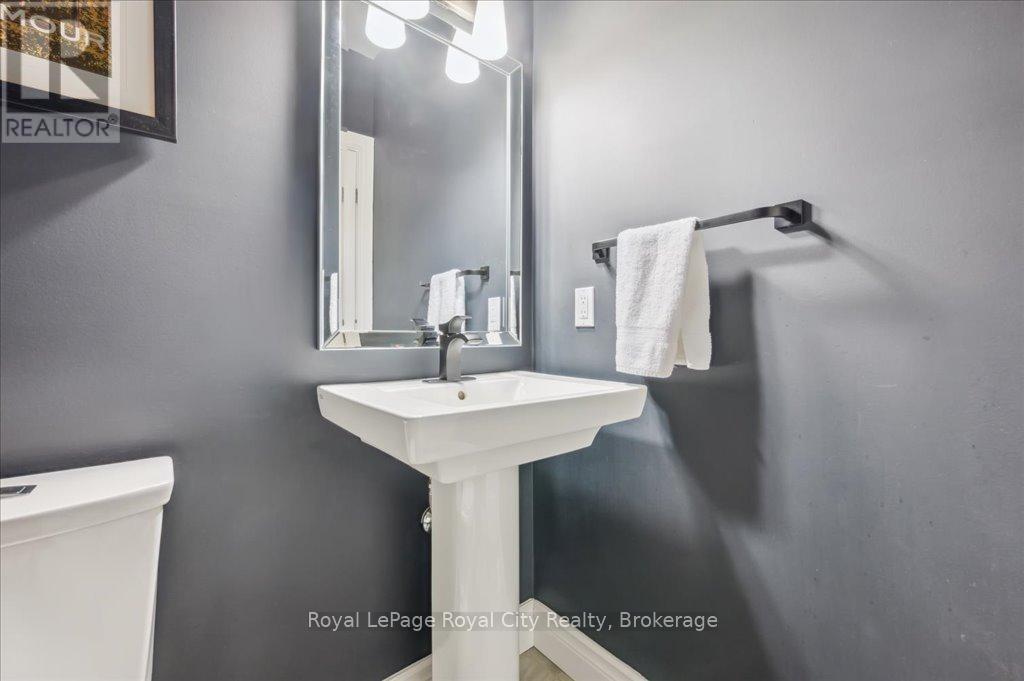 












51 ARISS GLEN DRIVE

,
Guelph/Eramosa,




Ontario
N0B1B0

