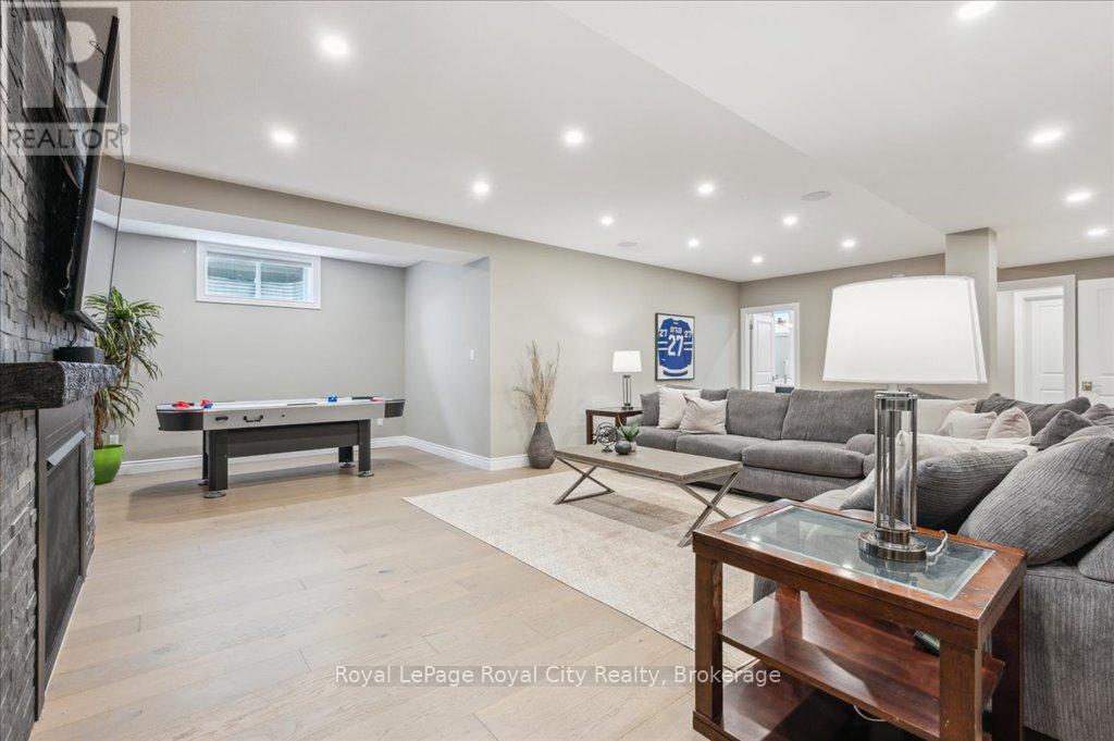 












51 ARISS GLEN DRIVE

,
Guelph/Eramosa,




Ontario
N0B1B0

