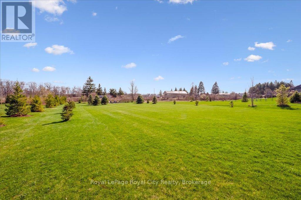 












51 ARISS GLEN DRIVE

,
Guelph/Eramosa,




Ontario
N0B1B0

