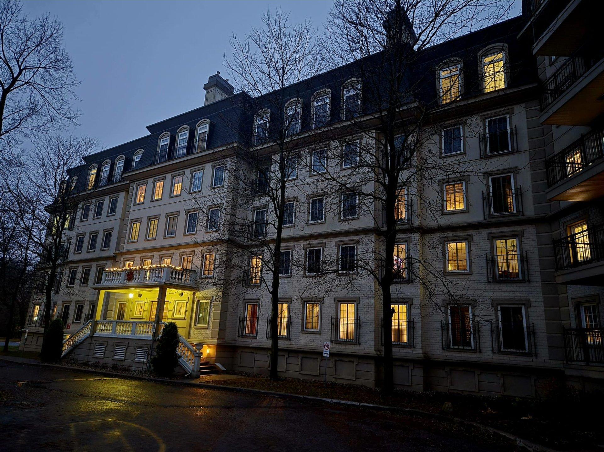 









103


Rue du Château

, 304,
Gatineau (Hull),




QC
J9A3E1

