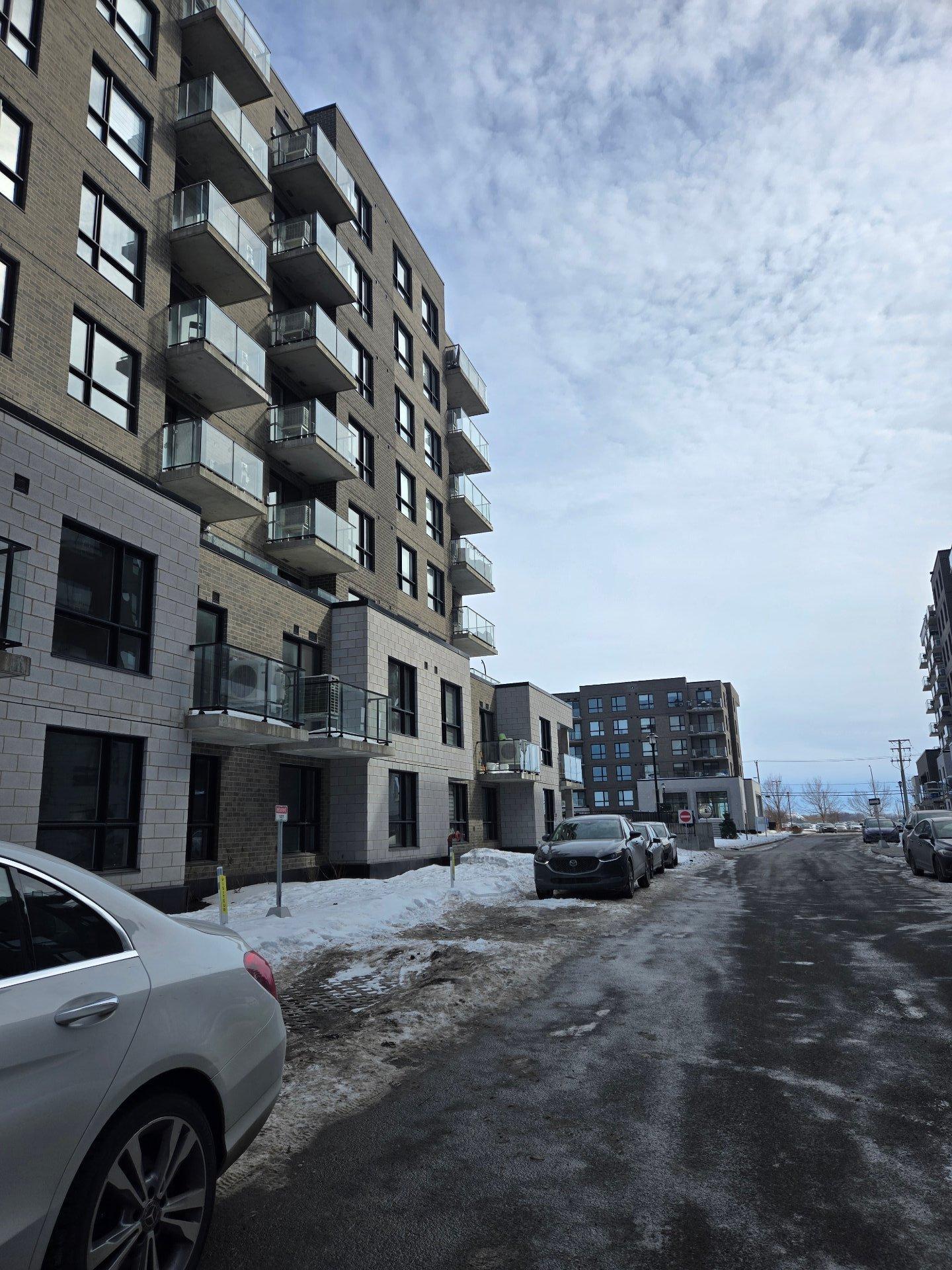 









1431


Av. de la Gare

, 610,
Mascouche,




QC
J7K3C7

