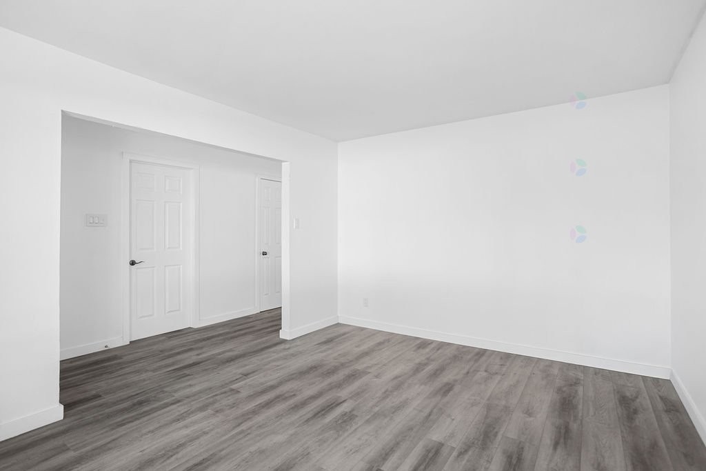 









594


Rue Ouimet

,
Saint-Jérôme,




QC
J7Z1R2

