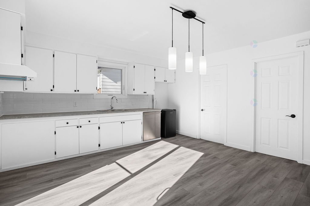 









594


Rue Ouimet

,
Saint-Jérôme,




QC
J7Z1R2

