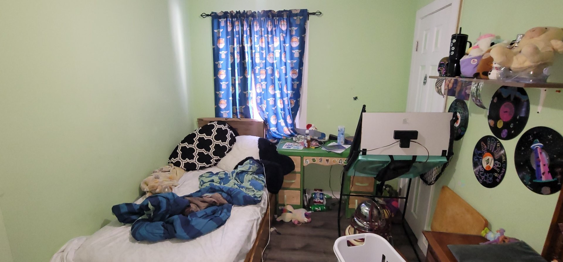 









114


38e Avenue

,
Sainte-Marthe-sur-le-Lac,




QC
J0N1P0

