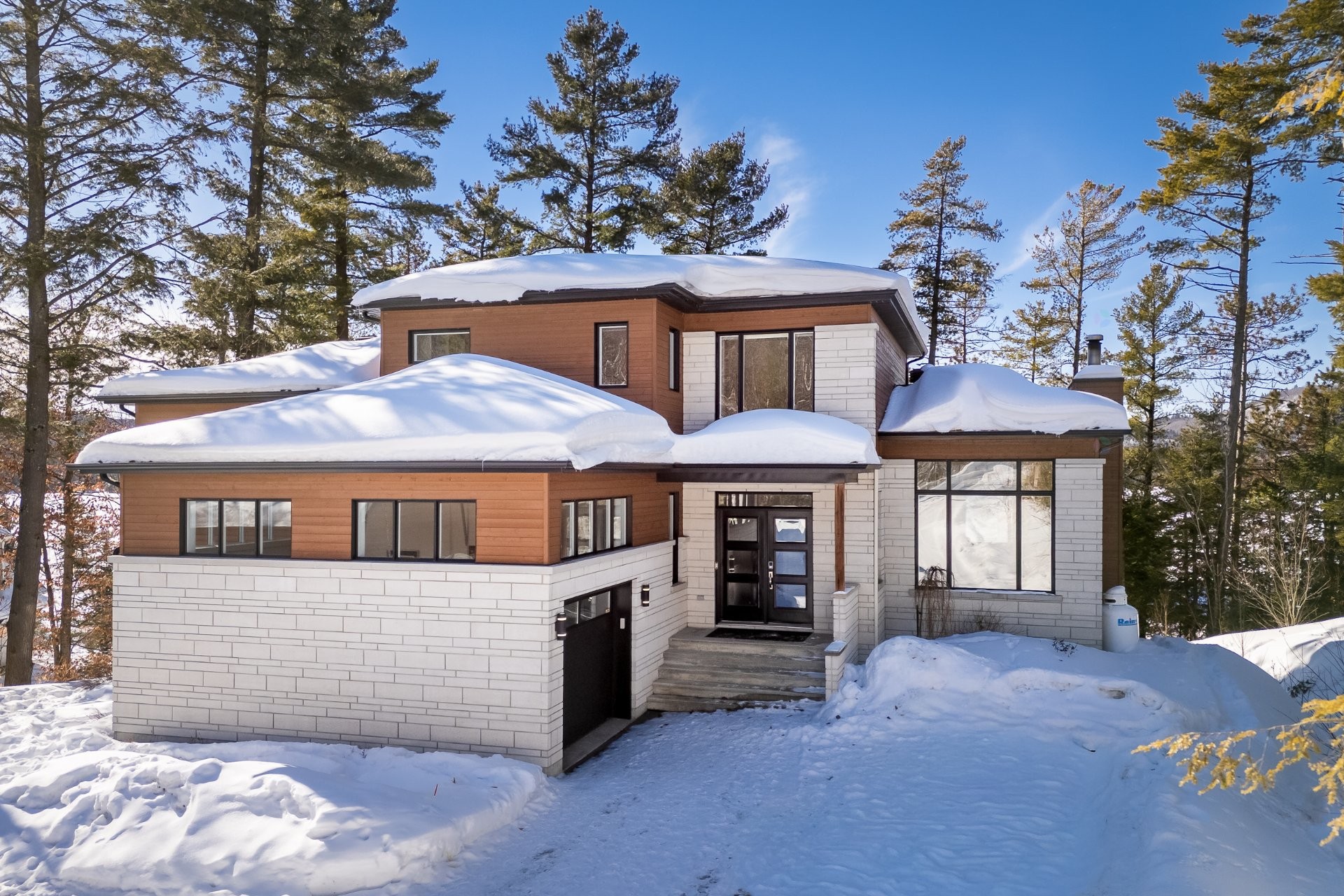 









220


Rue de l'Archipel

,
Saint-Denis-de-Brompton,




QC
J0B2P0

