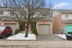 Sought-After End-Unit Townhome in Livingstone Lane