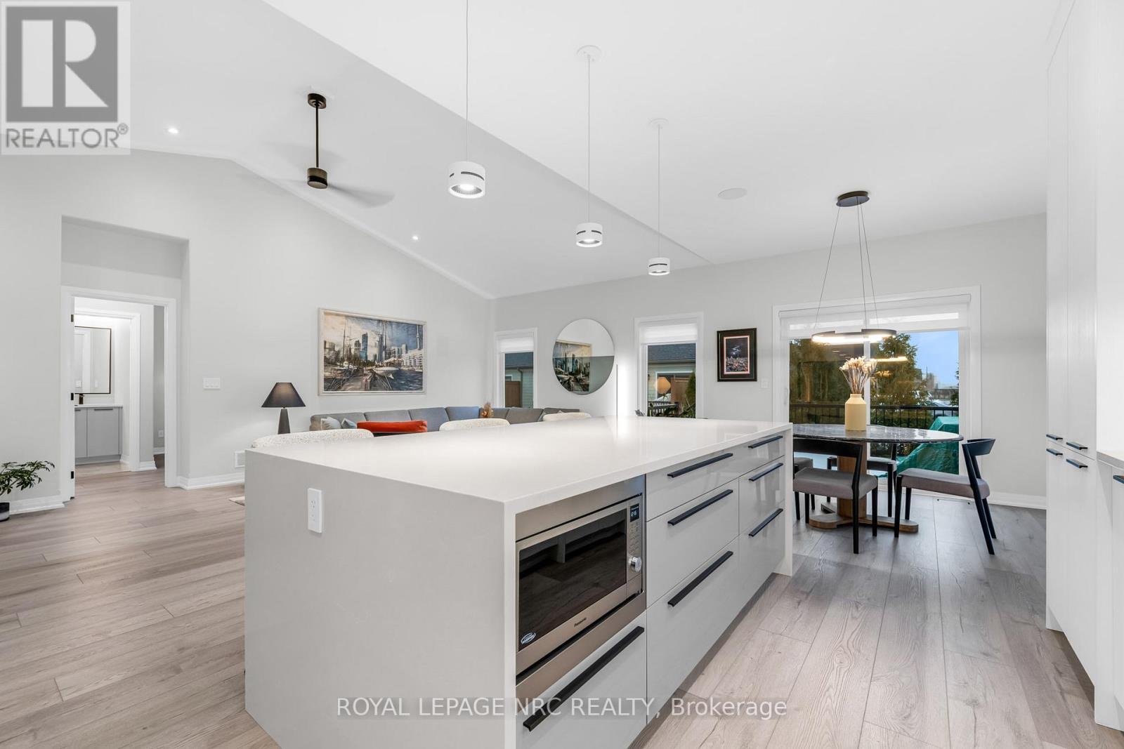 












93 - 154 PORT ROBINSON ROAD

,
Pelham (Fonthill),




Ontario
L3E0B8

