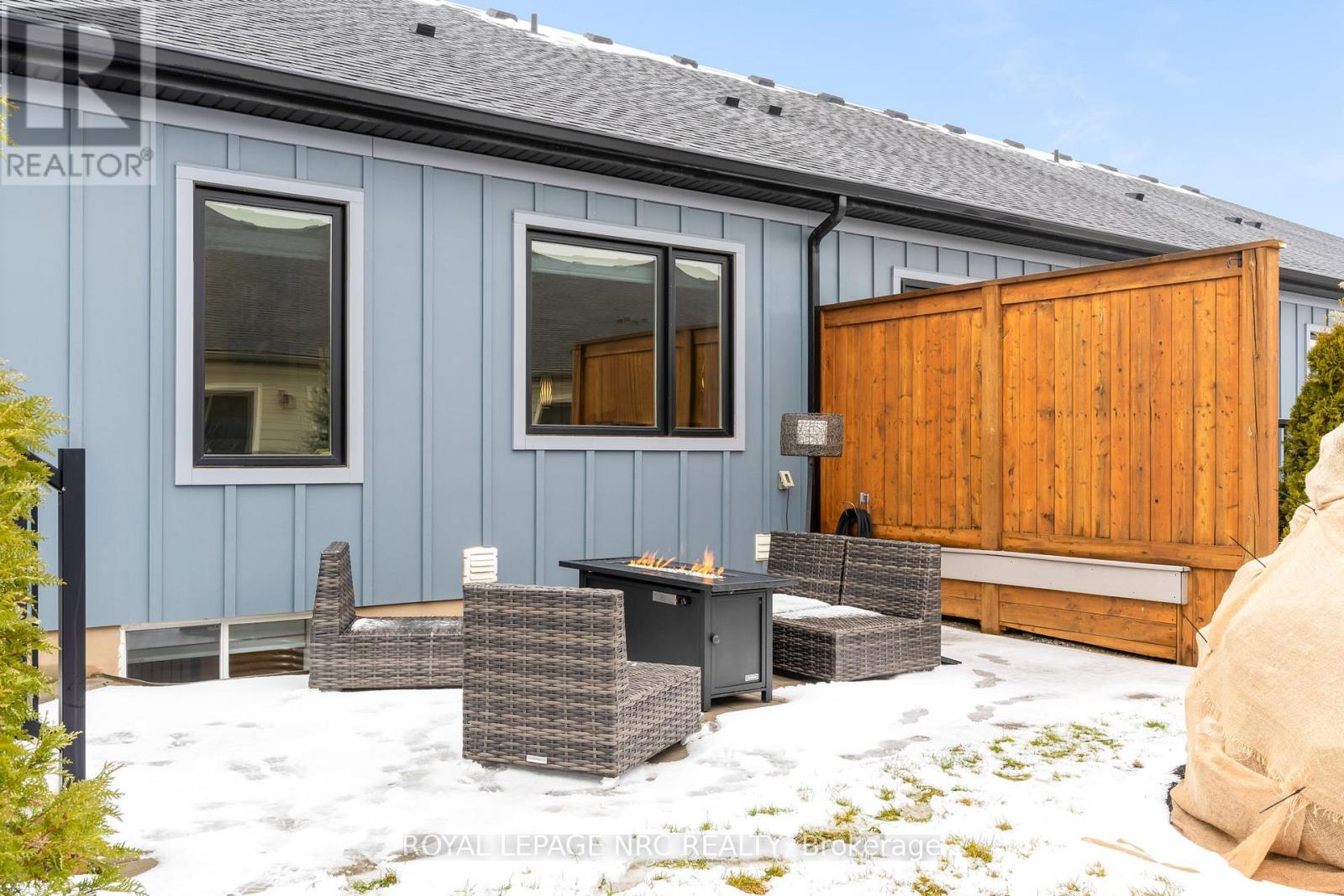 












93 - 154 PORT ROBINSON ROAD

,
Pelham (Fonthill),




Ontario
L3E0B8

