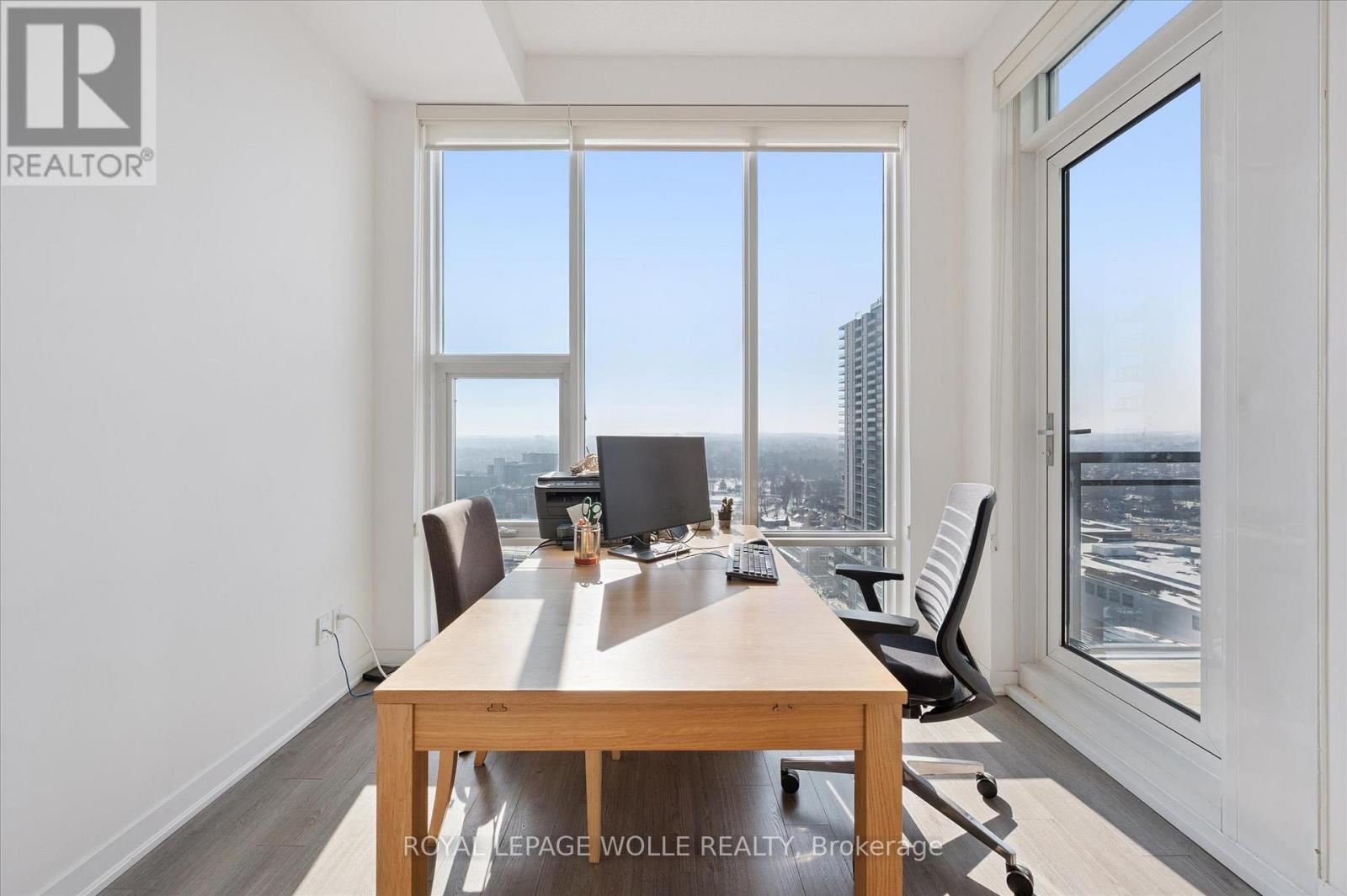 












1707 - 85 DUKE STREET W

,
Kitchener,




Ontario
N2H0B7

