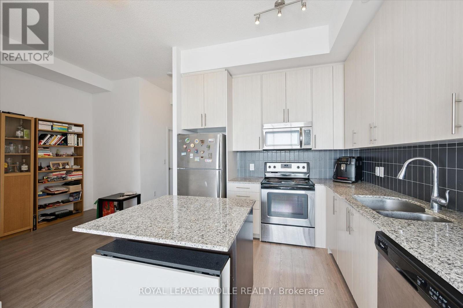 












1707 - 85 DUKE STREET W

,
Kitchener,




Ontario
N2H0B7

