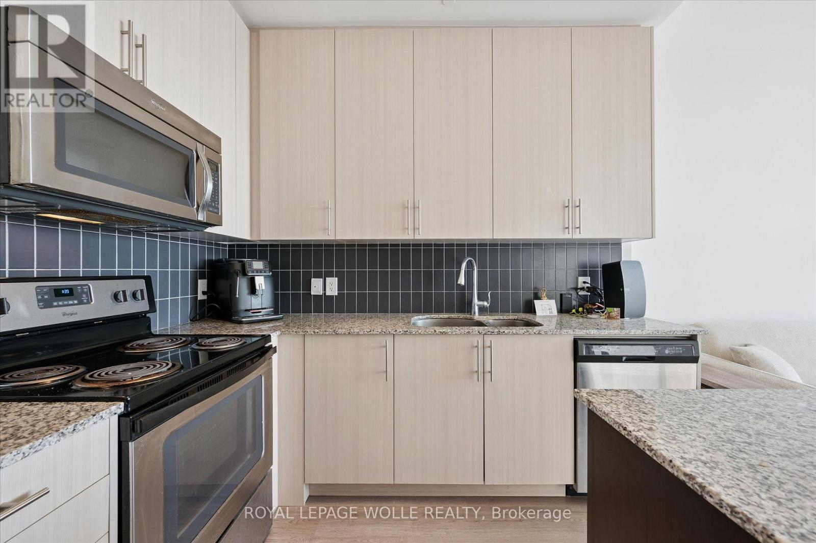 












1707 - 85 DUKE STREET W

,
Kitchener,




Ontario
N2H0B7

