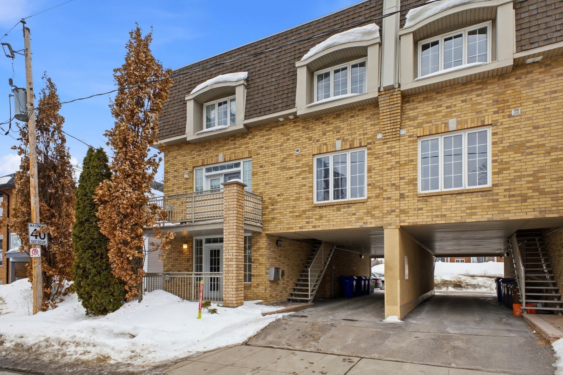 









321


Rue Champlain

, C,
Gatineau (Hull),




QC
J8X3S3

