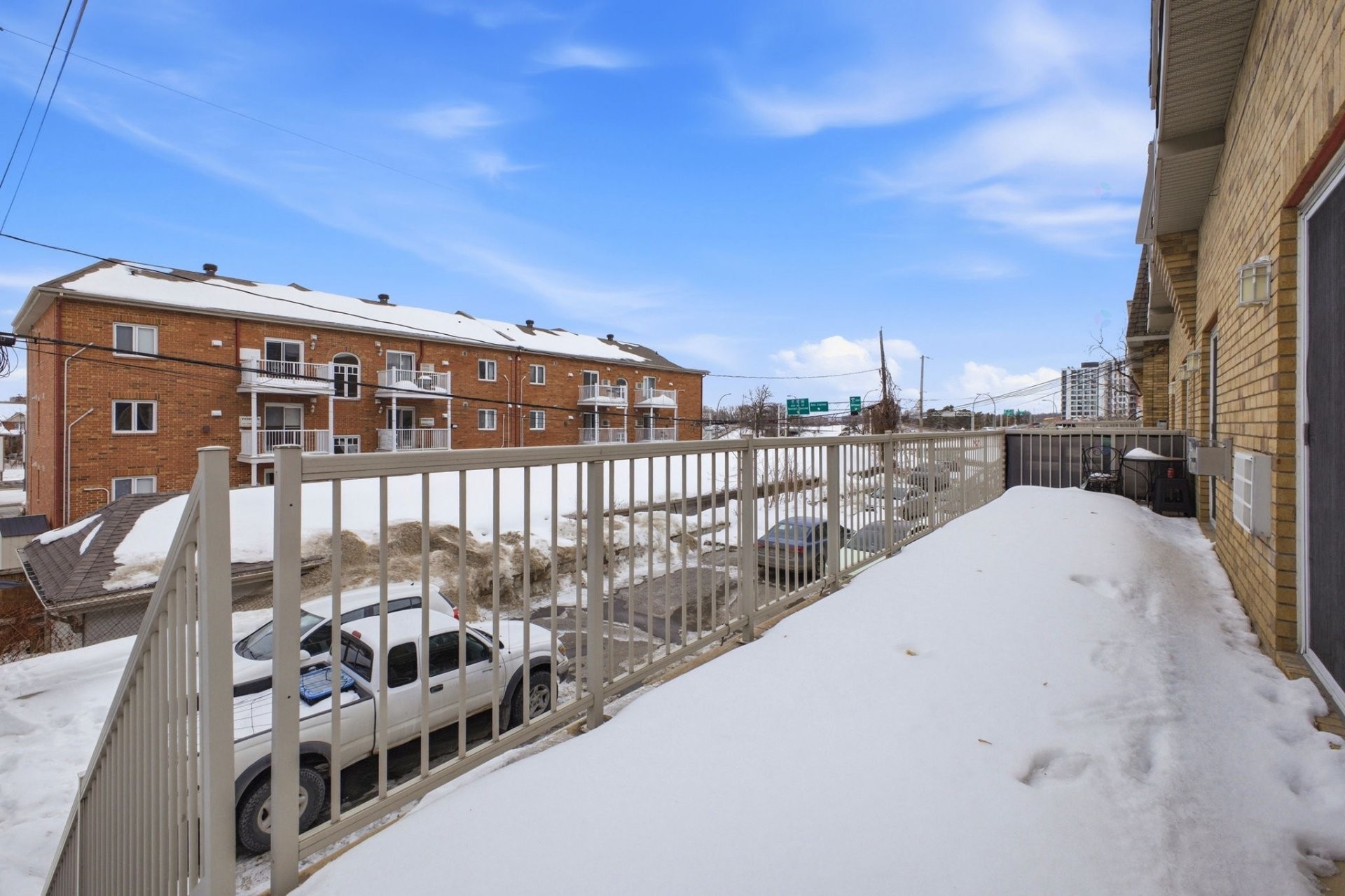 









321


Rue Champlain

, C,
Gatineau (Hull),




QC
J8X3S3

