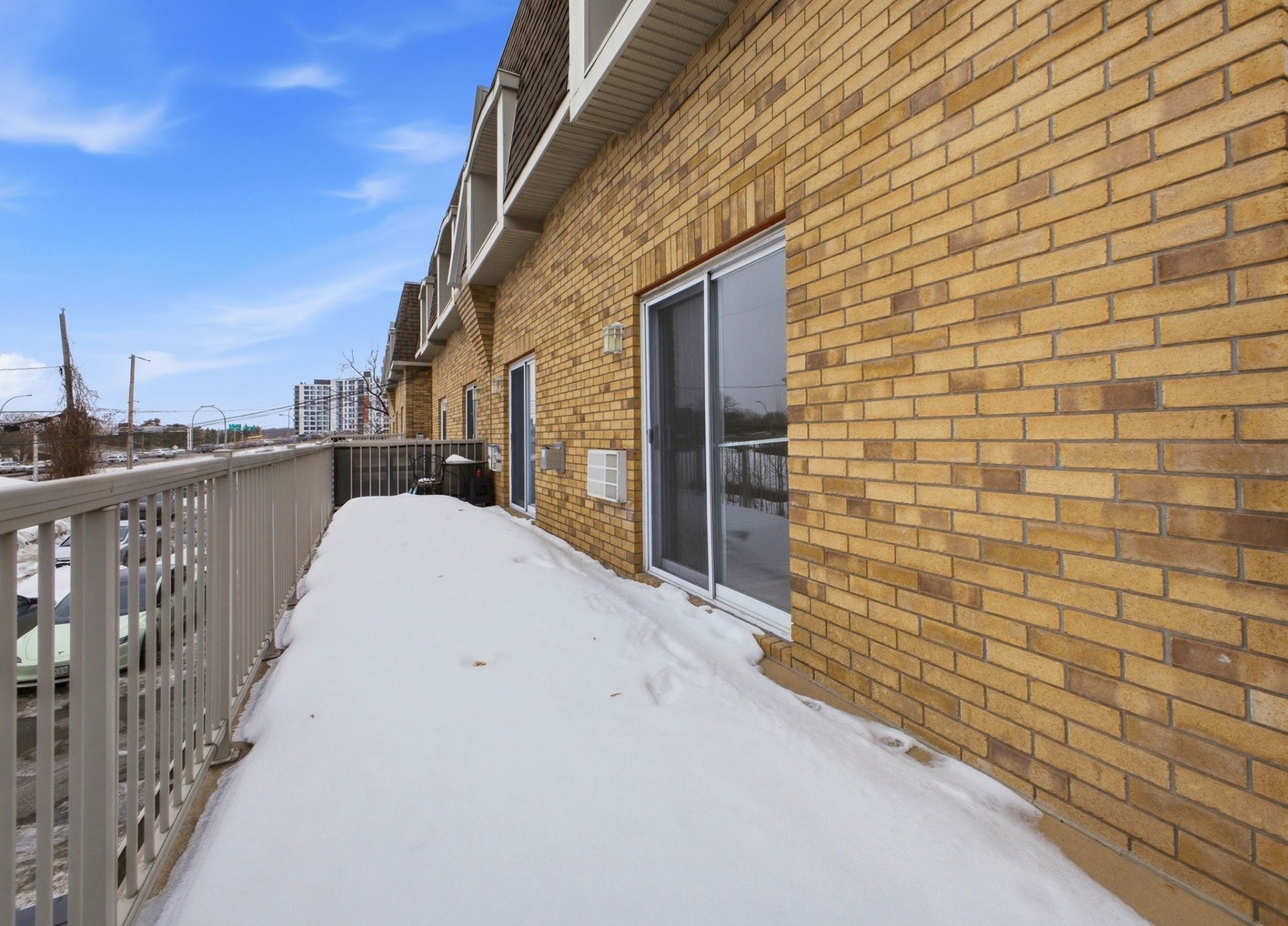 









321


Rue Champlain

, C,
Gatineau (Hull),




QC
J8X3S3

