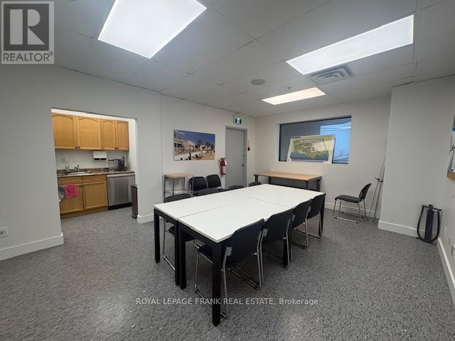 












201 - 701 ROSSLAND ROAD E

,
Whitby (Pringle Creek),




Ontario
L1N8Y9

