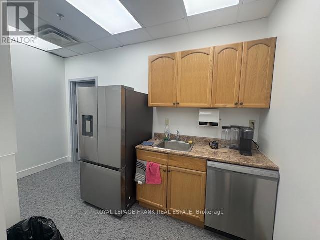 












201 - 701 ROSSLAND ROAD E

,
Whitby (Pringle Creek),




Ontario
L1N8Y9

