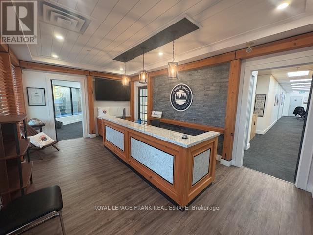 












201 - 701 ROSSLAND ROAD E

,
Whitby (Pringle Creek),




Ontario
L1N8Y9

