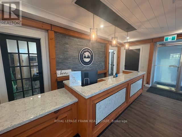 












201 - 701 ROSSLAND ROAD E

,
Whitby (Pringle Creek),




Ontario
L1N8Y9

