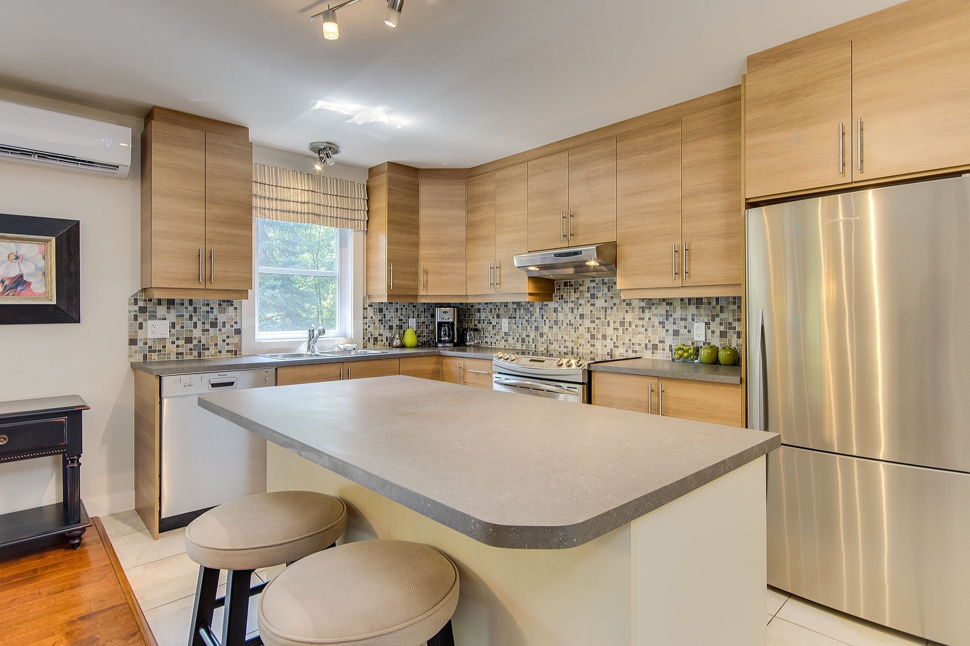 









131


Rue de Laviolette

, 202,
Bromont,




QC
J2L1H9

