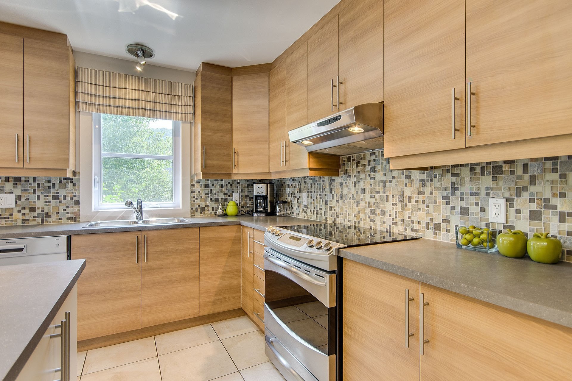 









131


Rue de Laviolette

, 202,
Bromont,




QC
J2L1H9

