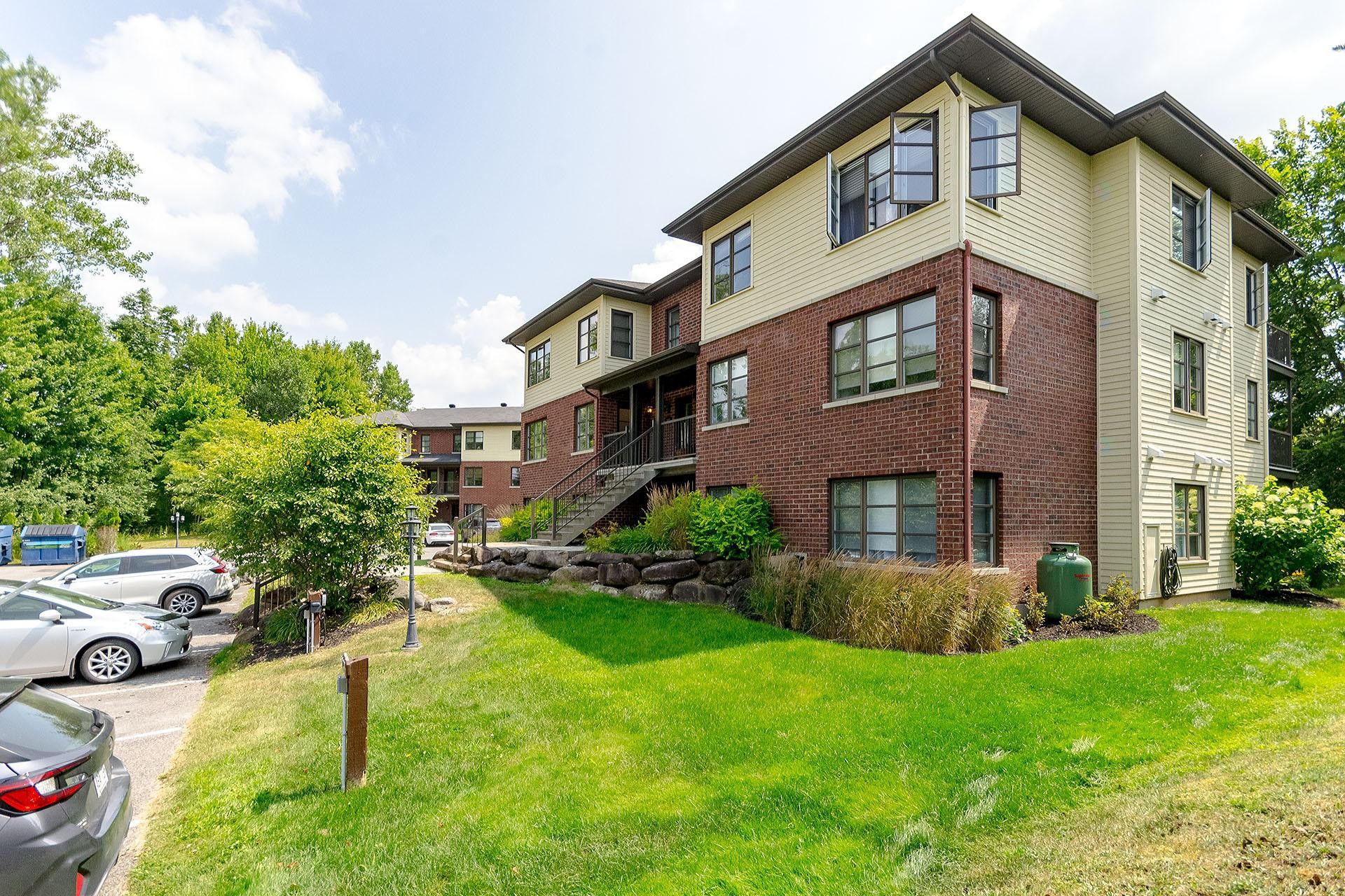 









131


Rue de Laviolette

, 202,
Bromont,




QC
J2L1H9

