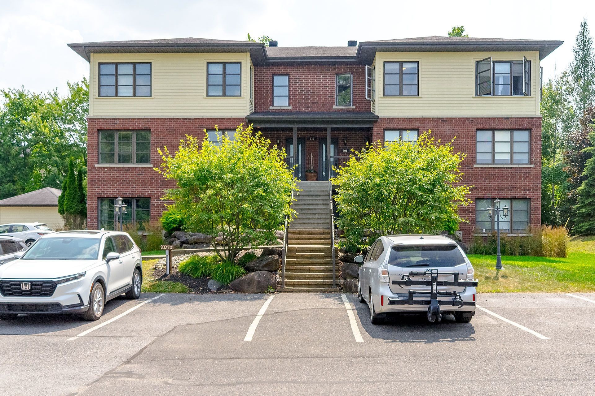 









131


Rue de Laviolette

, 202,
Bromont,




QC
J2L1H9

