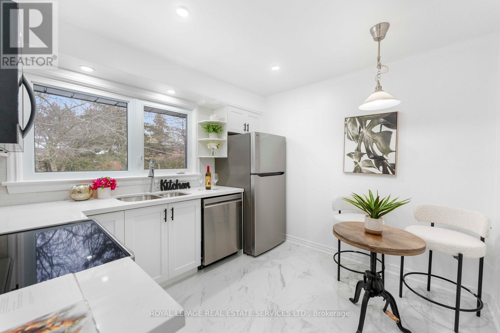 












518 THIRD LINE

,
Oakville,




Ontario
L6L4A7

