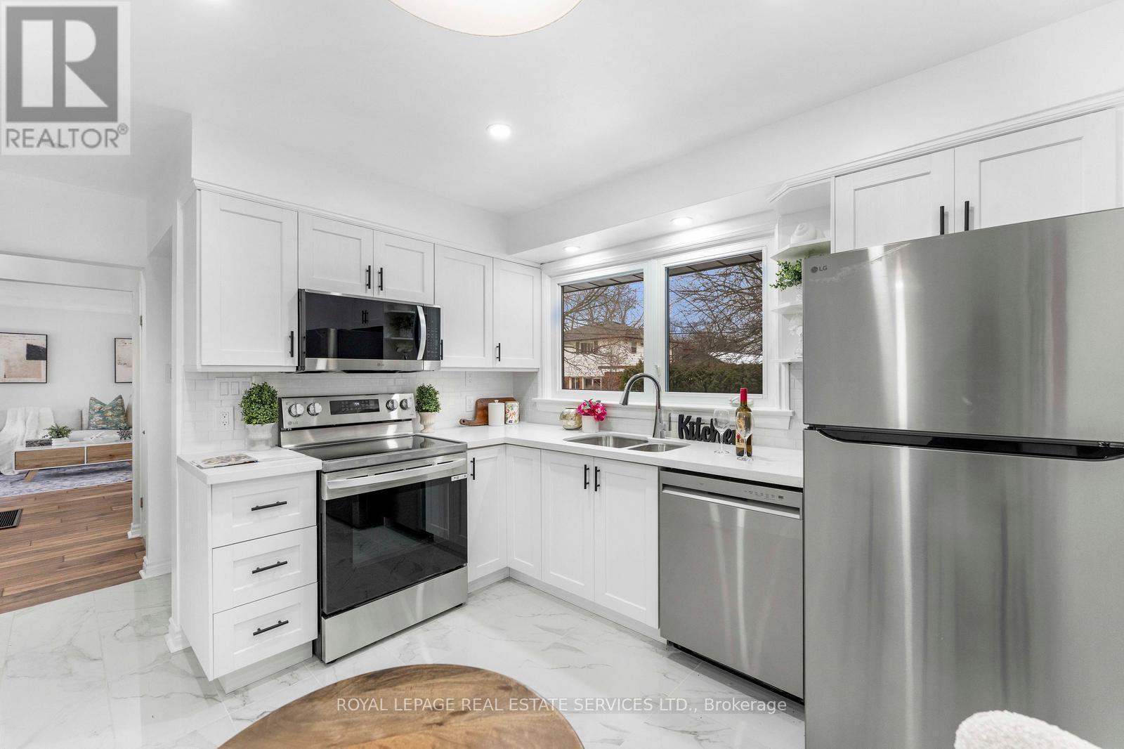 












518 THIRD LINE

,
Oakville,




Ontario
L6L4A7

