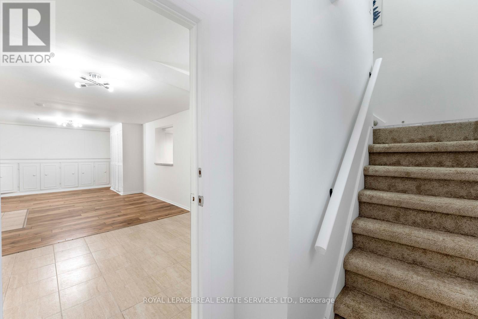 












518 THIRD LINE

,
Oakville,




Ontario
L6L4A7

