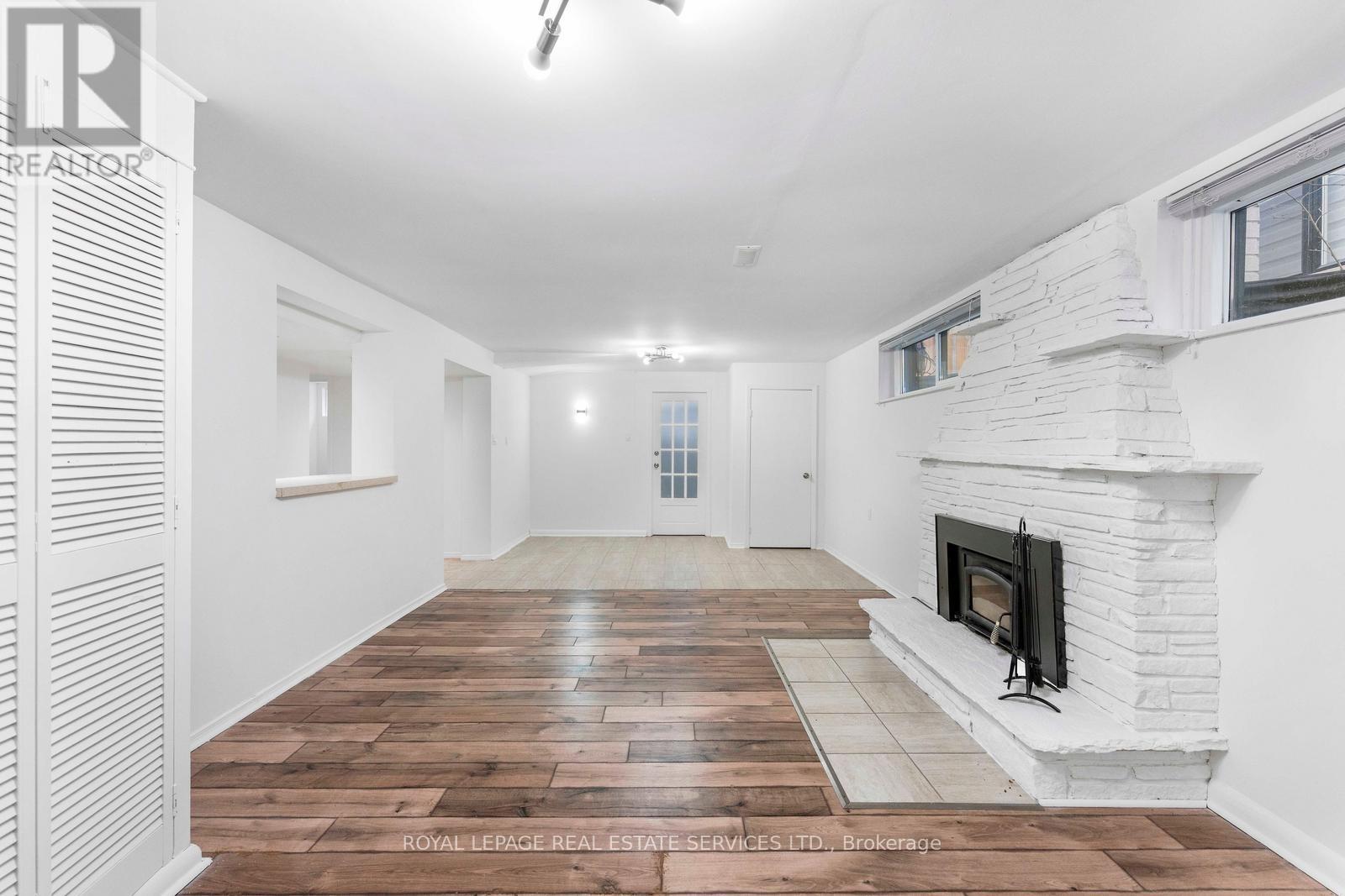 












518 THIRD LINE

,
Oakville,




Ontario
L6L4A7

