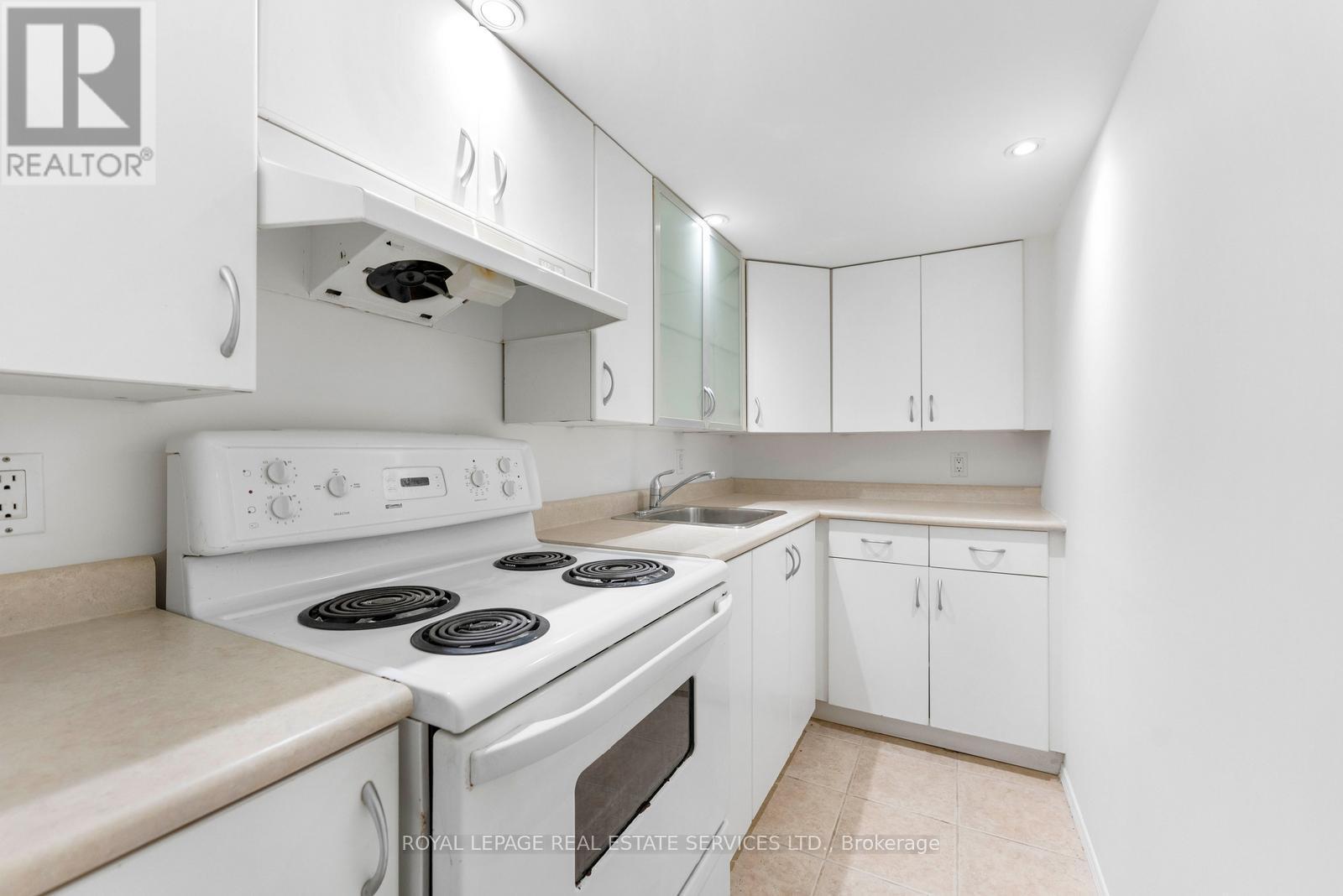 












518 THIRD LINE

,
Oakville,




Ontario
L6L4A7

