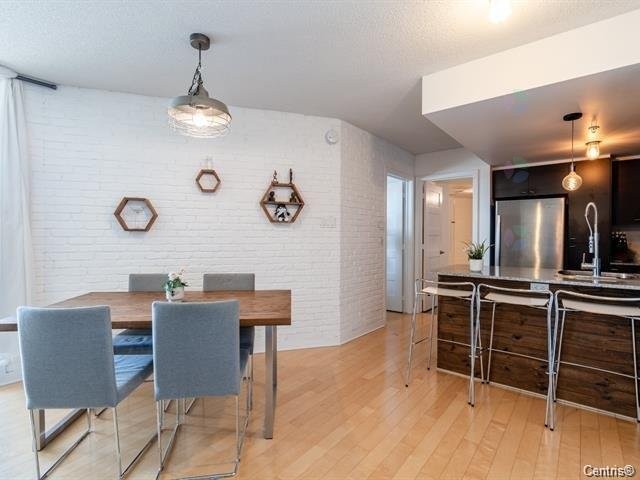 









10650


Place de l'Acadie

, 559,
Montréal (Ahuntsic-Cartierville),




QC
H4N0B6

